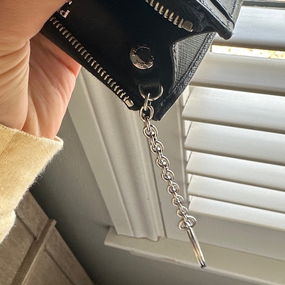 Prada Black Saffiano Zip Card Wallet with Triangle Logo - Picture 4 of 5